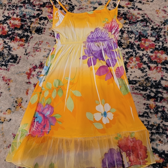 Floral cami dress, size small - Picture 2 of 3